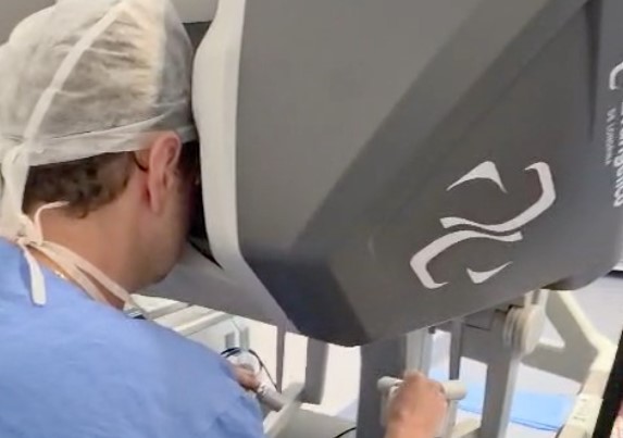 Como escolher um cirurgião para cirurgia robótica urológica Como_escolher_um_cirurgião_para_cirurgia_robótica_urológica